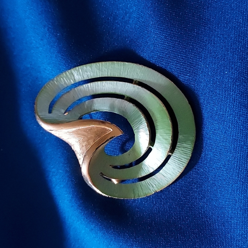 💖 JJ Vintage brooch